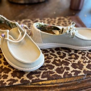 Hey Suse Women’s size 8